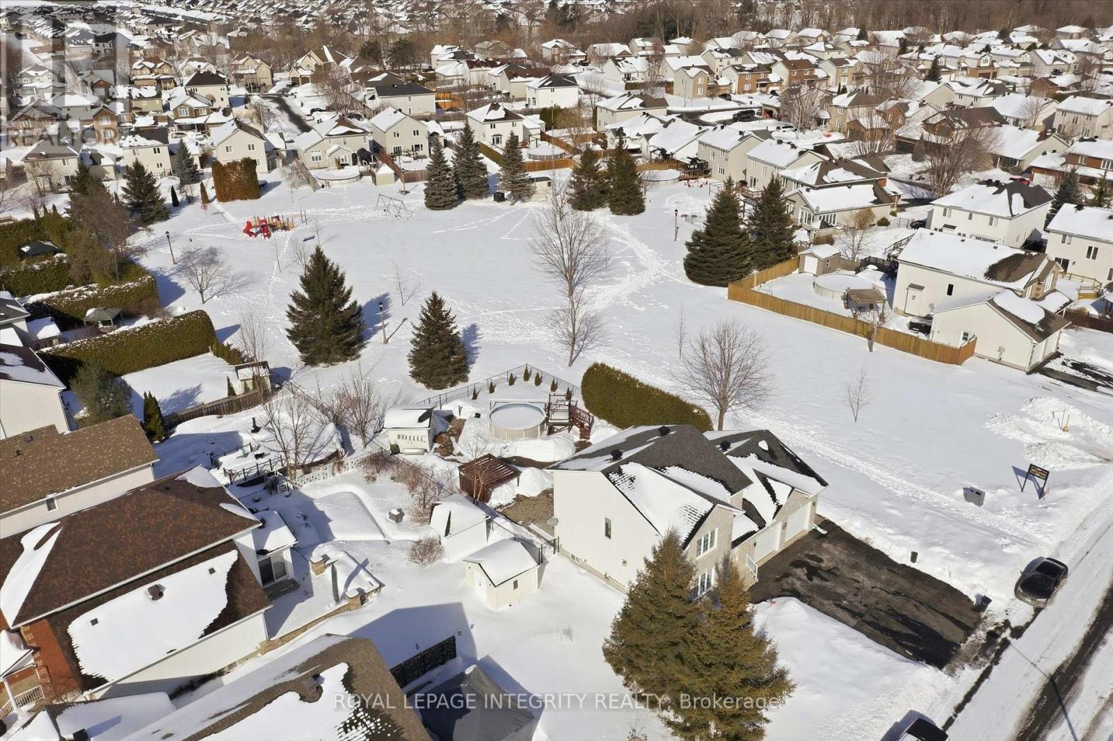 36 Frontenac Boulevard