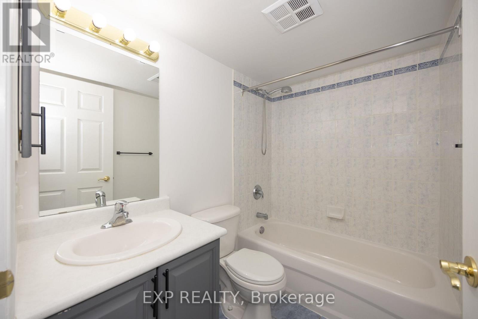 803 - 429 Somerset Street W