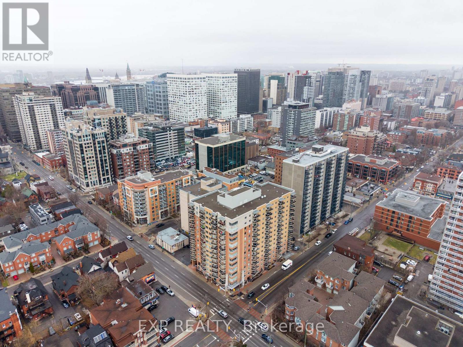 803 - 429 Somerset Street W