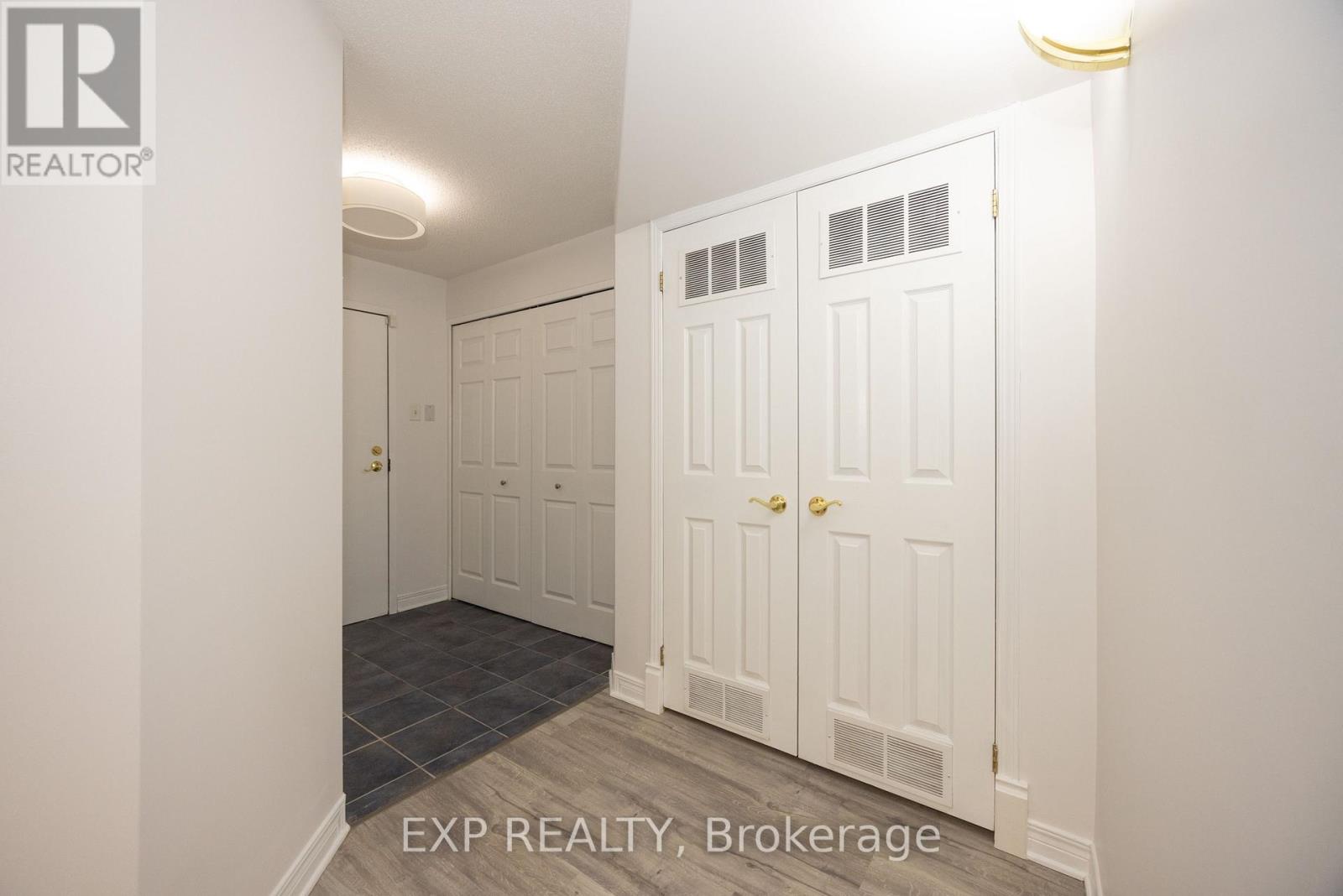 803 - 429 Somerset Street W