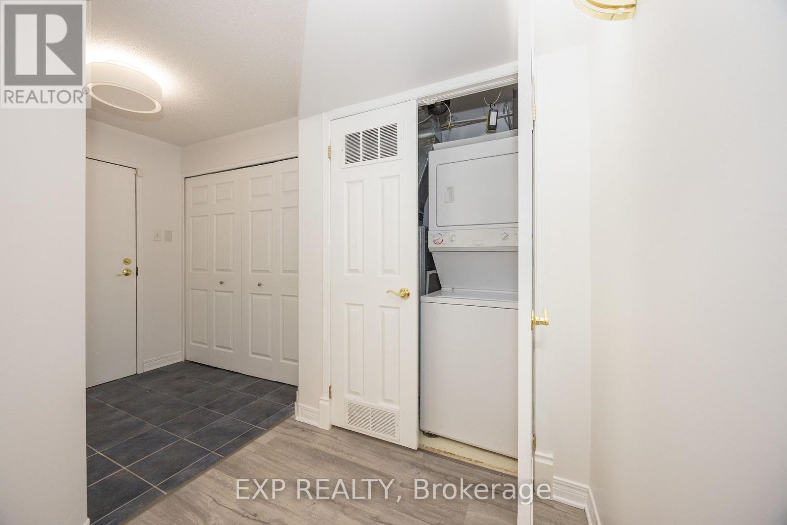 803 - 429 Somerset Street W