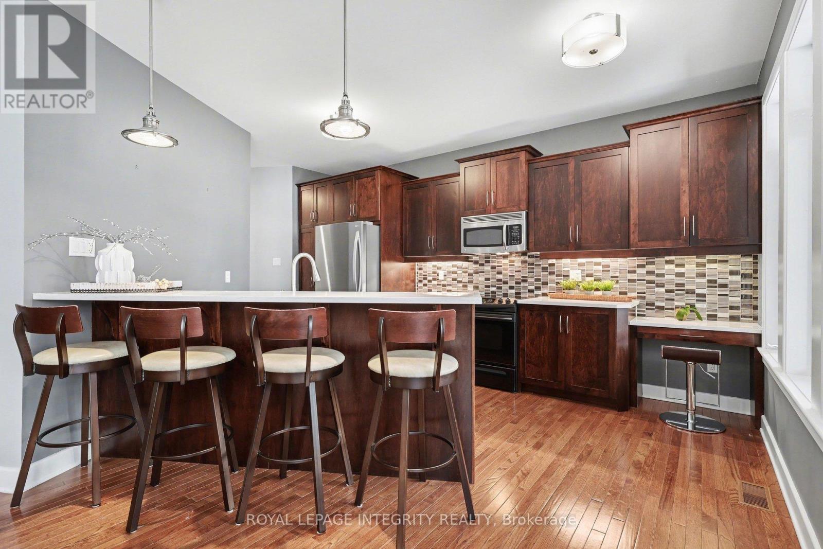 15 Marsh Sparrow Private