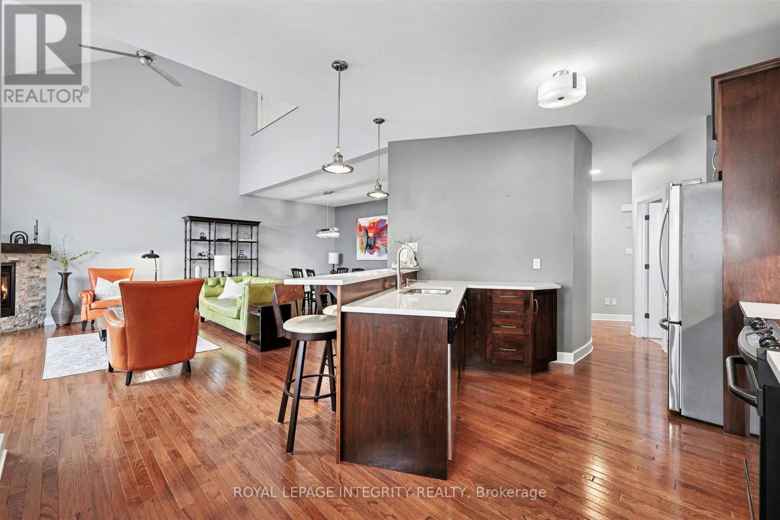 15 Marsh Sparrow Private