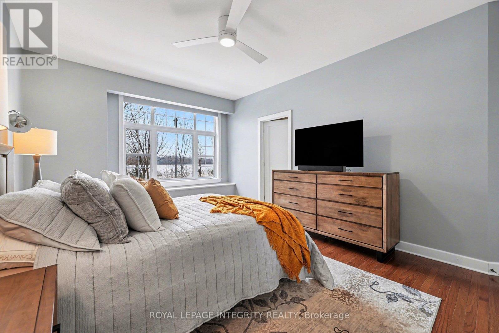 15 Marsh Sparrow Private