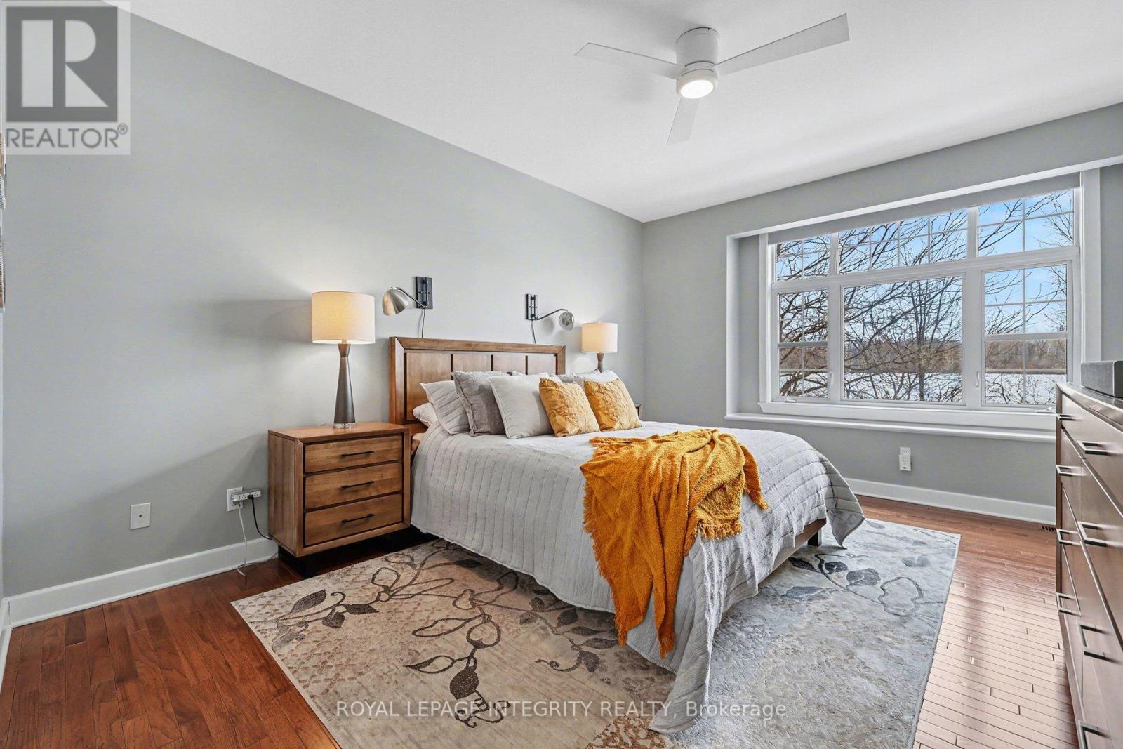 15 Marsh Sparrow Private