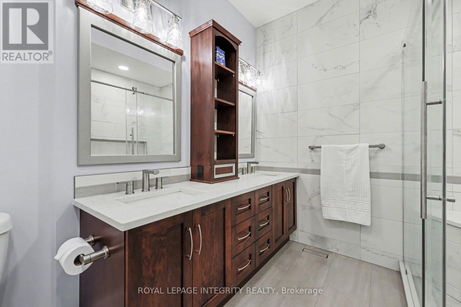 15 Marsh Sparrow Private