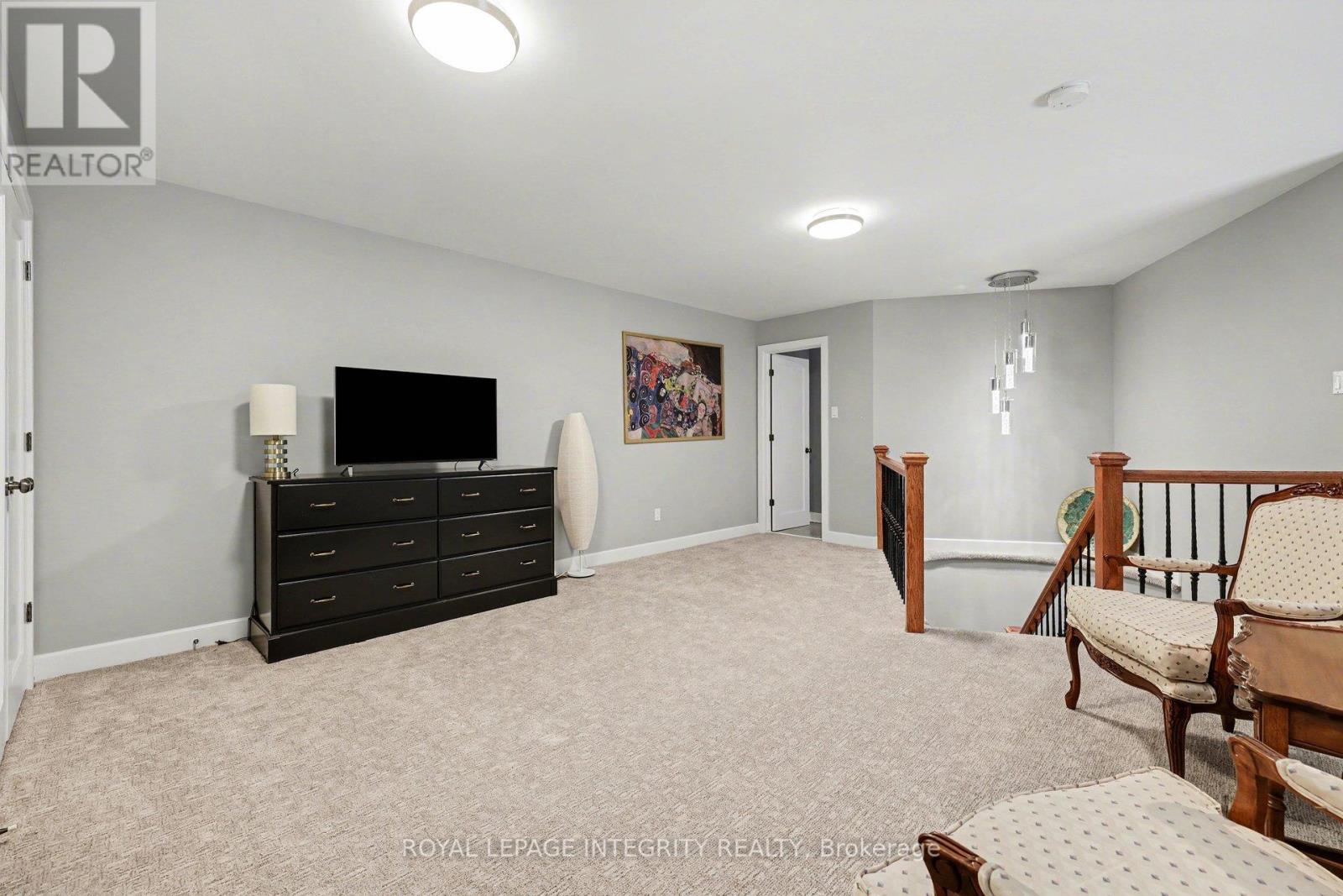 15 Marsh Sparrow Private