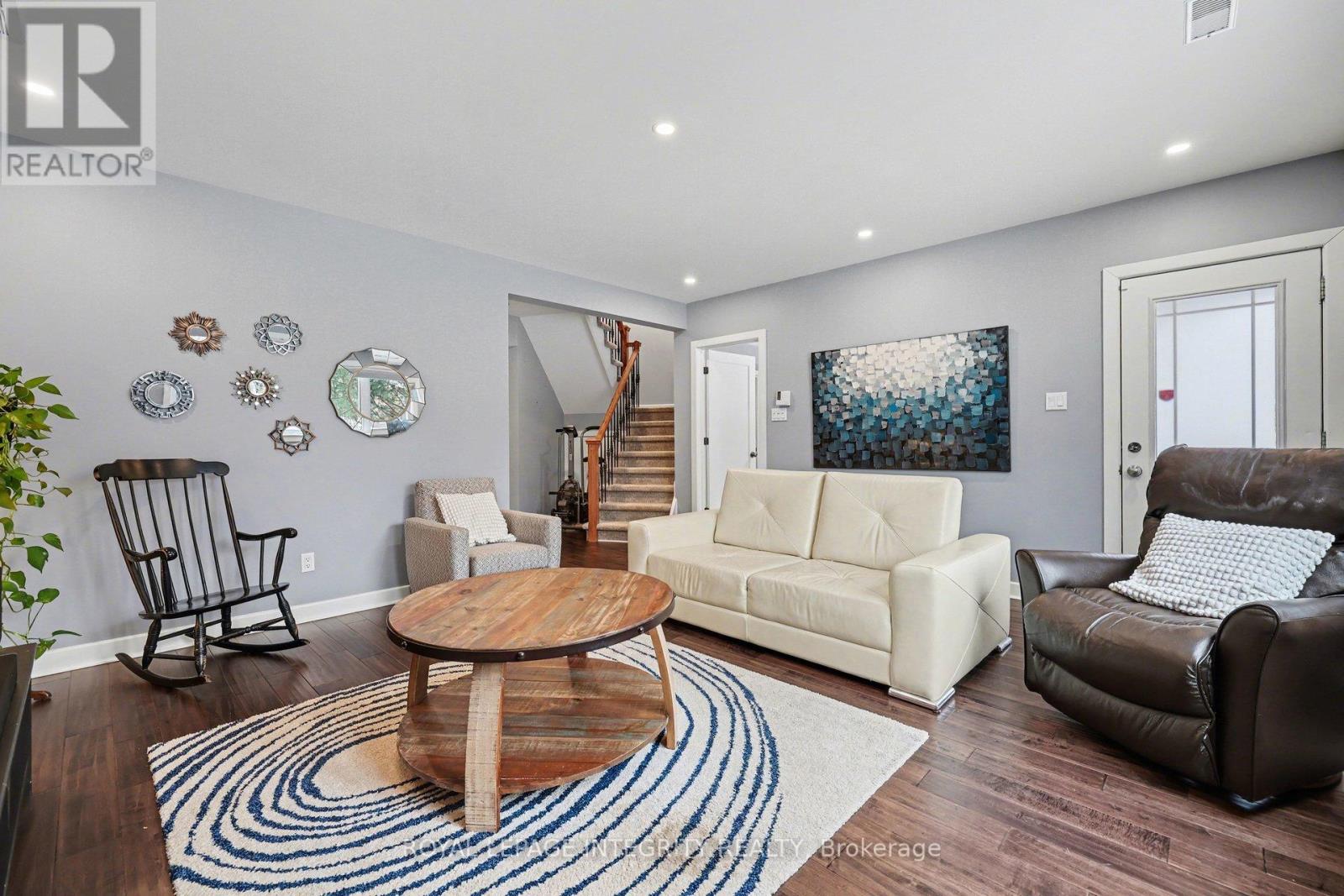 15 Marsh Sparrow Private