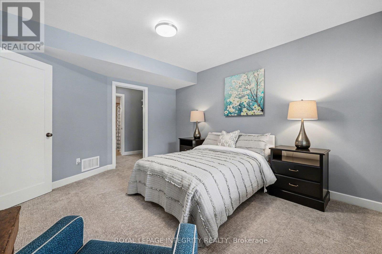 15 Marsh Sparrow Private