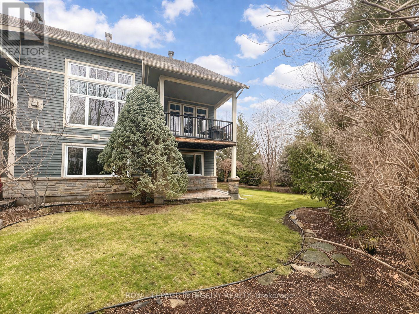 15 Marsh Sparrow Private