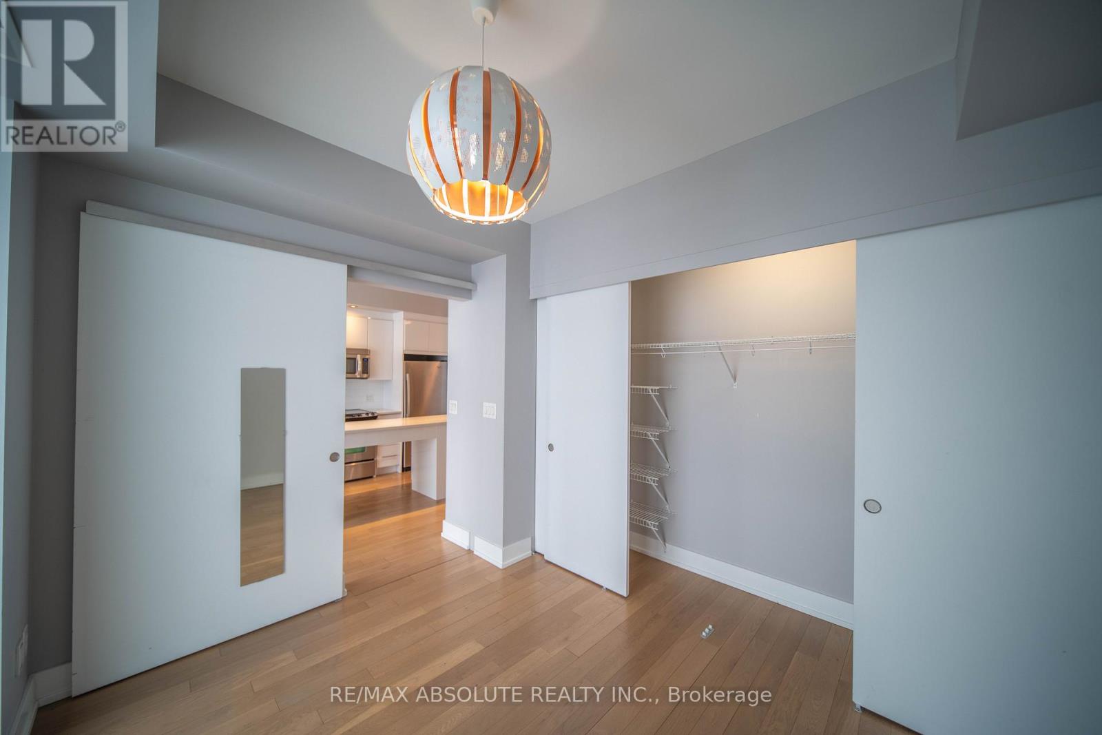 607 - 360 Patricia Avenue