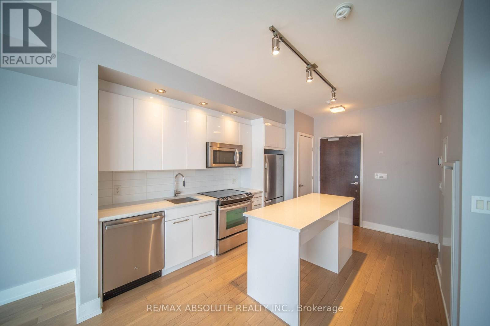 607 - 360 Patricia Avenue