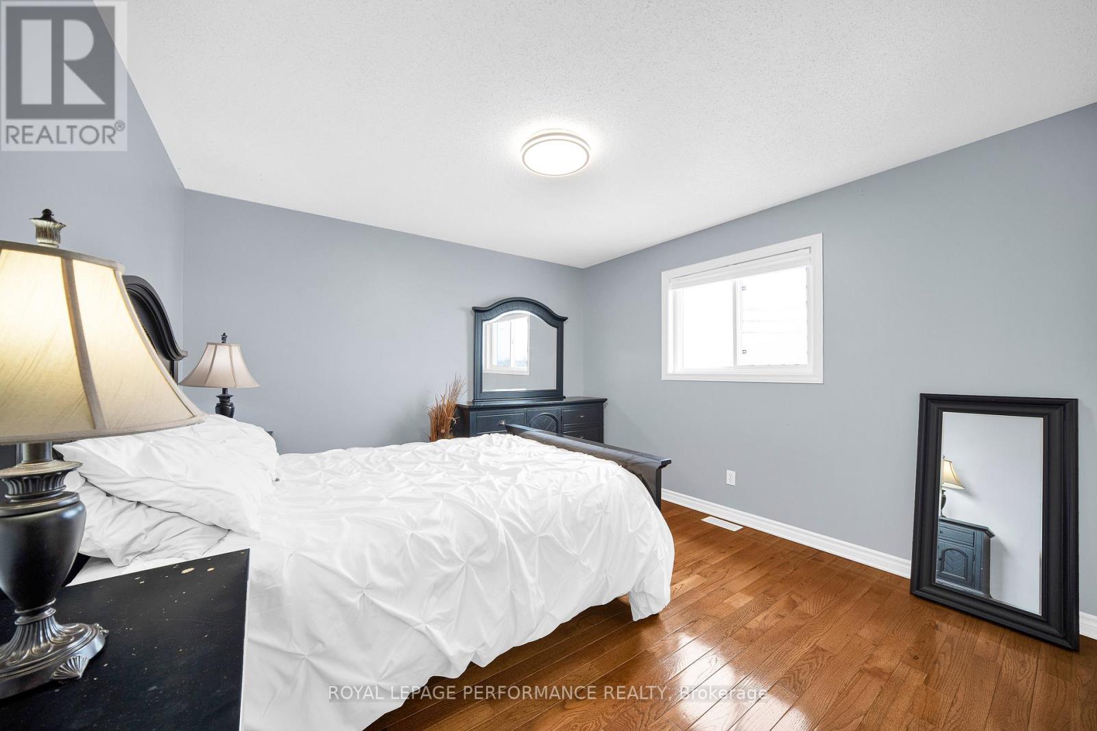 292 Rustic Hills Crescent