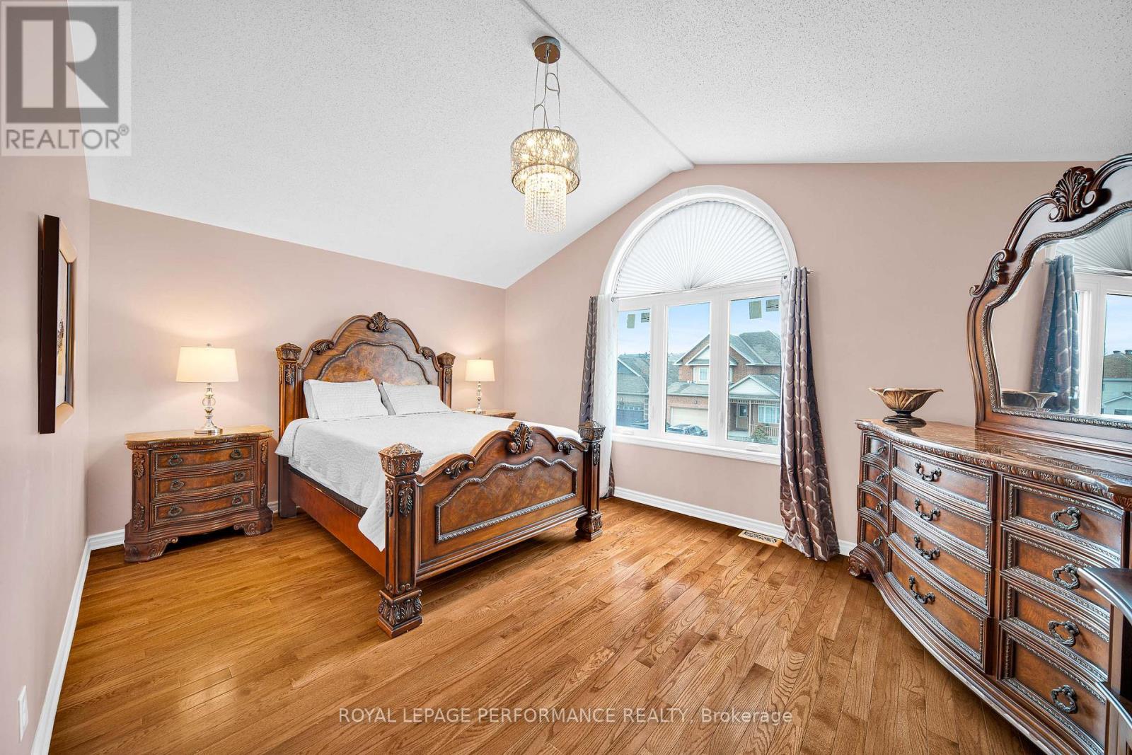 292 Rustic Hills Crescent