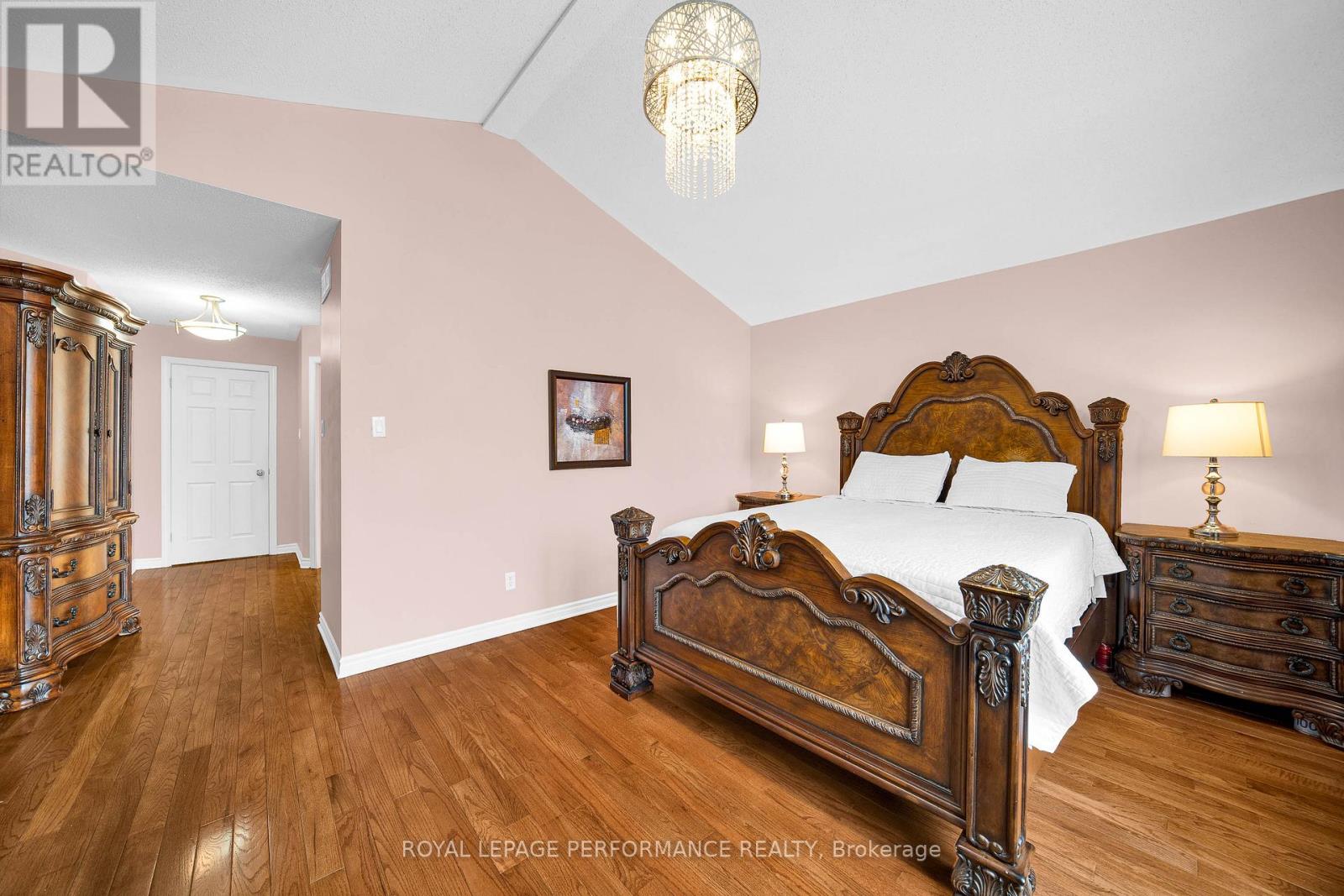 292 Rustic Hills Crescent