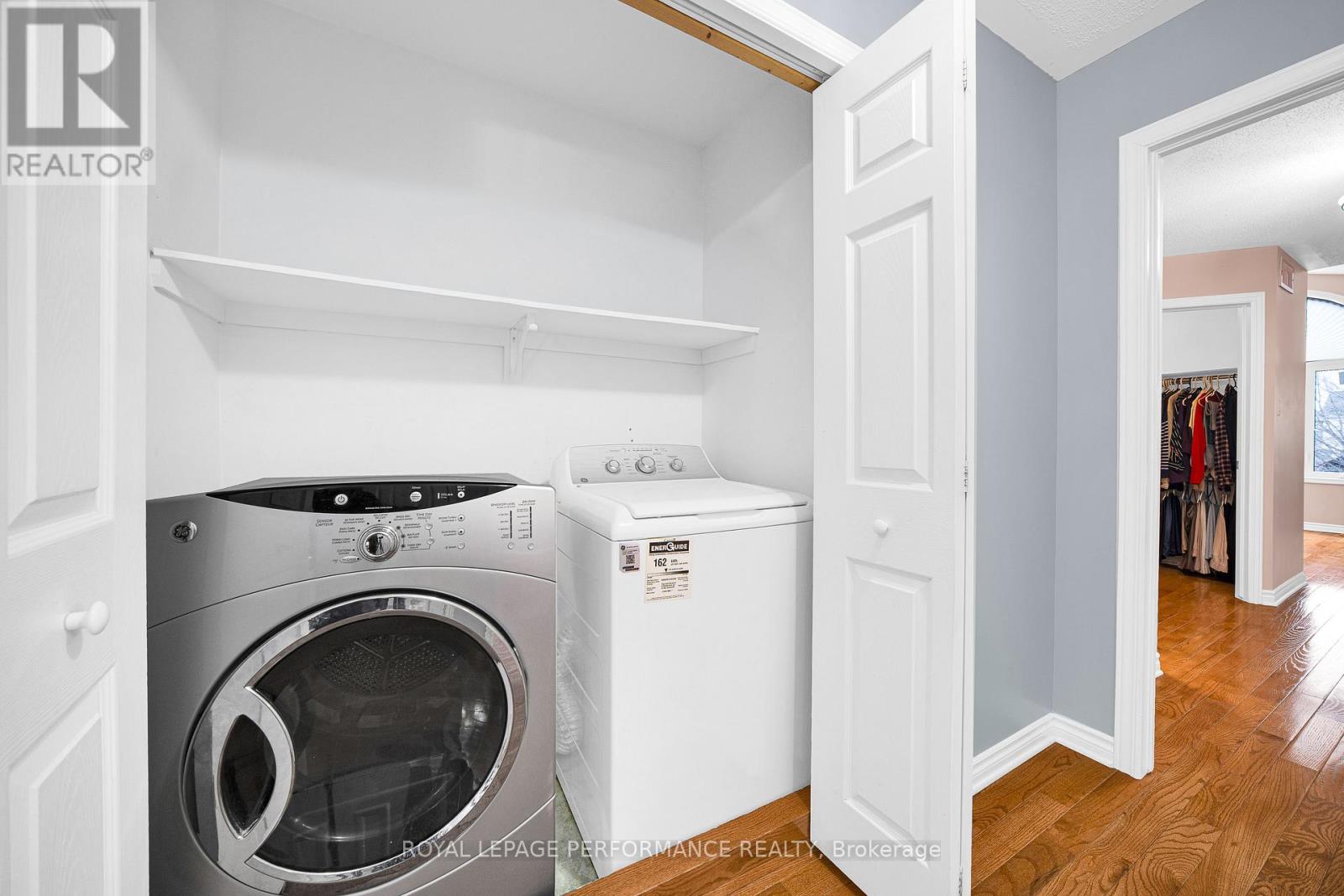 292 Rustic Hills Crescent