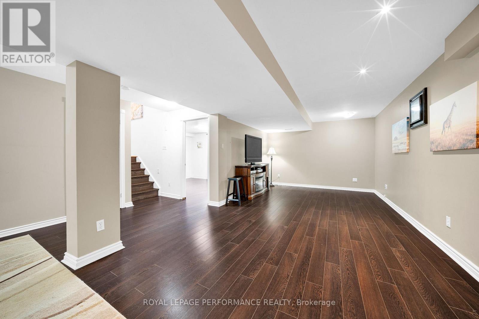 292 Rustic Hills Crescent