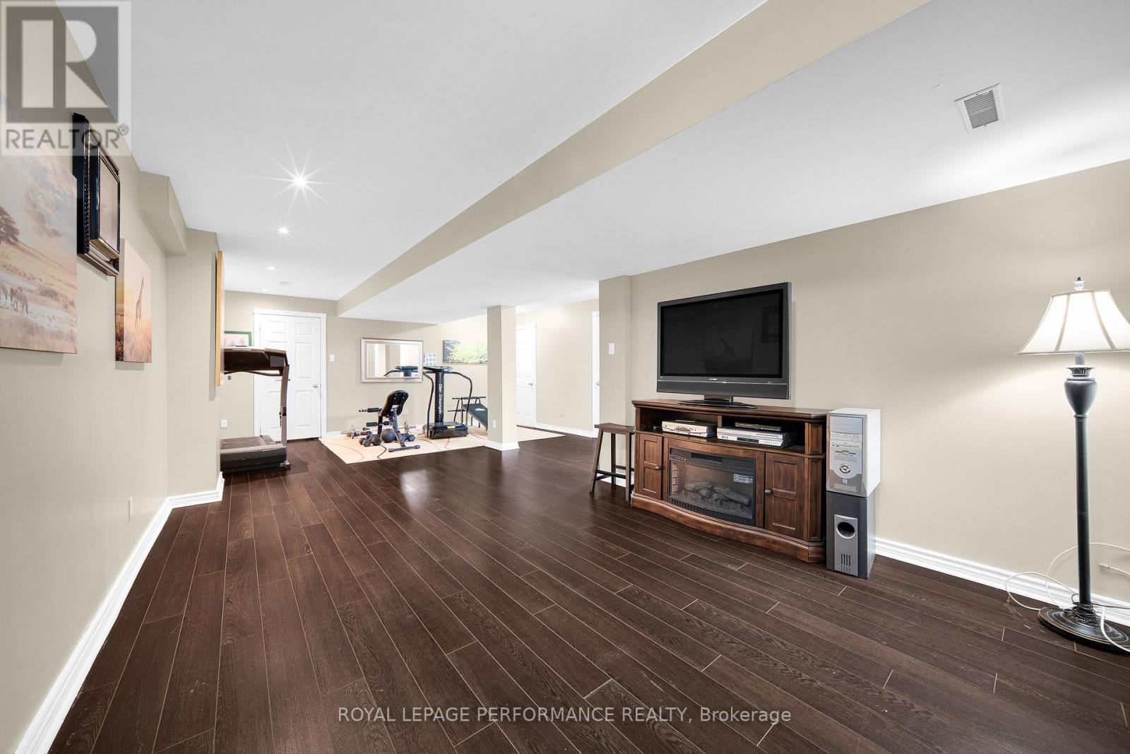 292 Rustic Hills Crescent