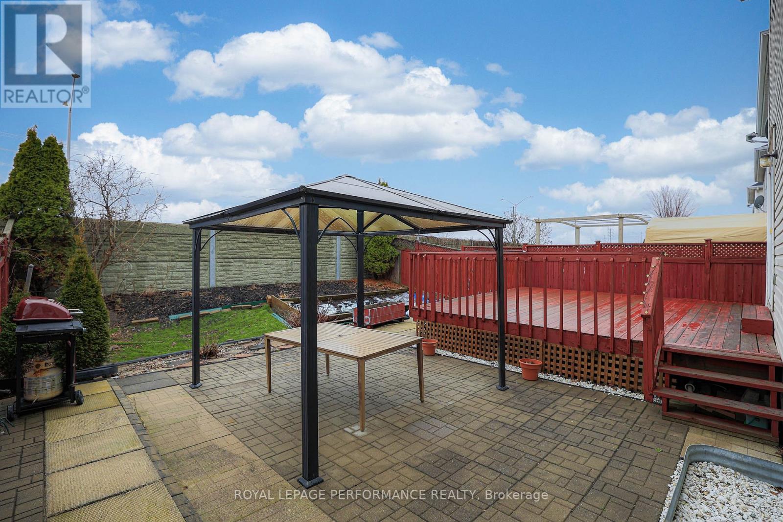 292 Rustic Hills Crescent