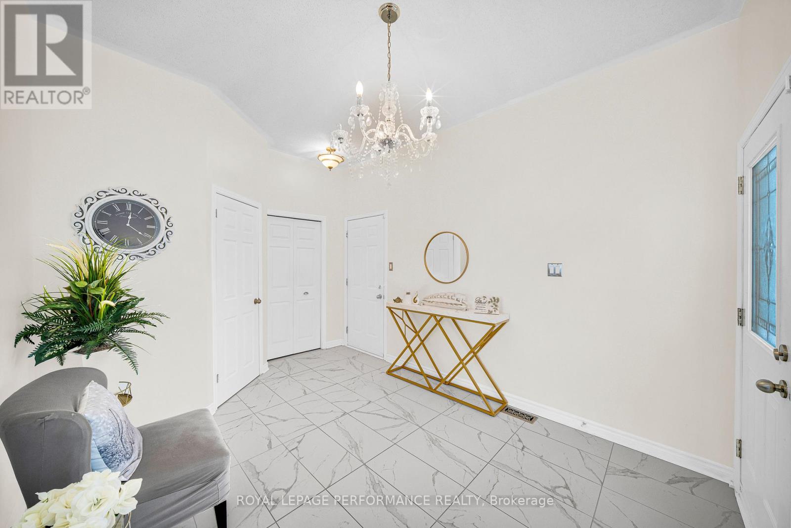 292 Rustic Hills Crescent