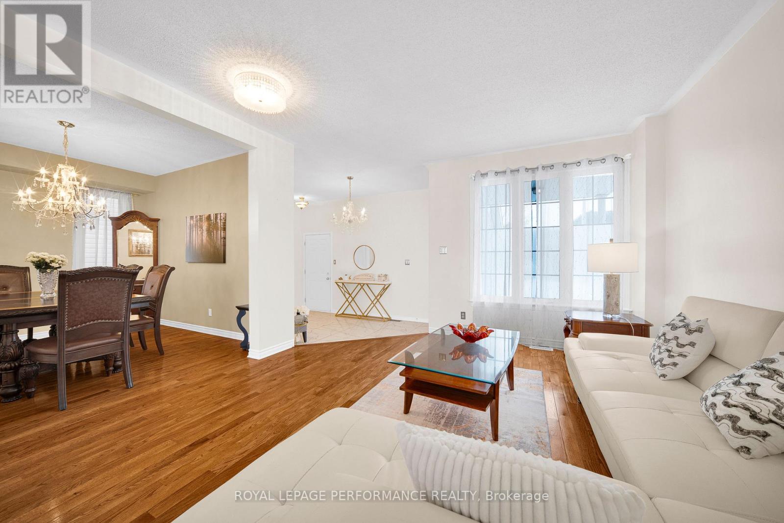 292 Rustic Hills Crescent