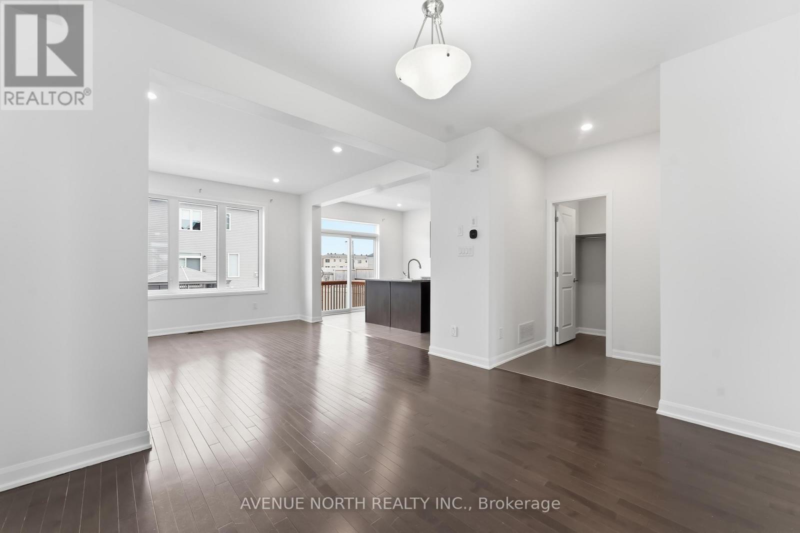 2082 Caltra Crescent