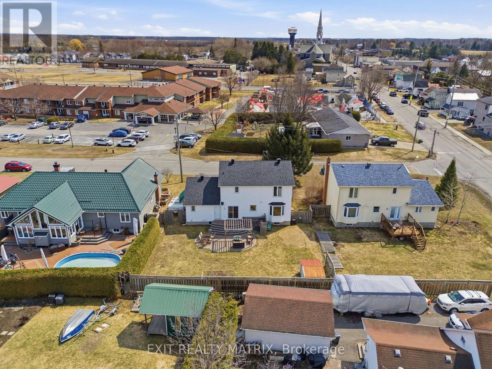 144 Centenaire Street