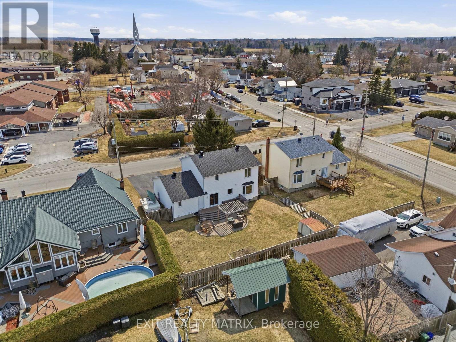 144 Centenaire Street