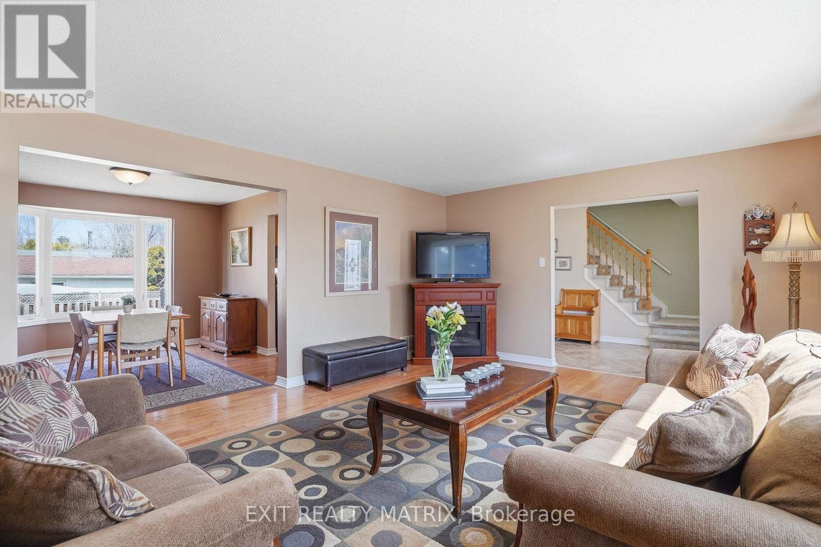 144 Centenaire Street