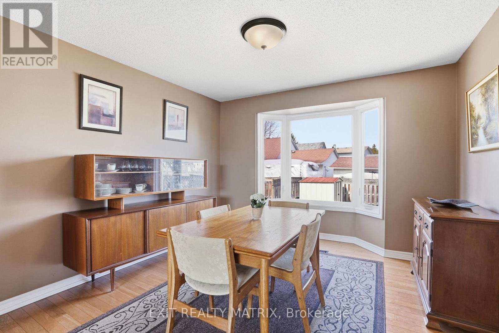 144 Centenaire Street