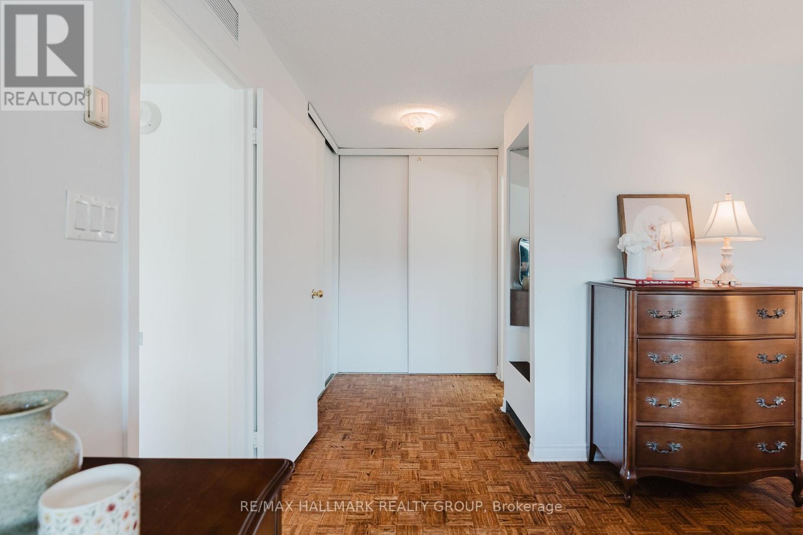 Th2 - 300 Queen Elizabeth Drive