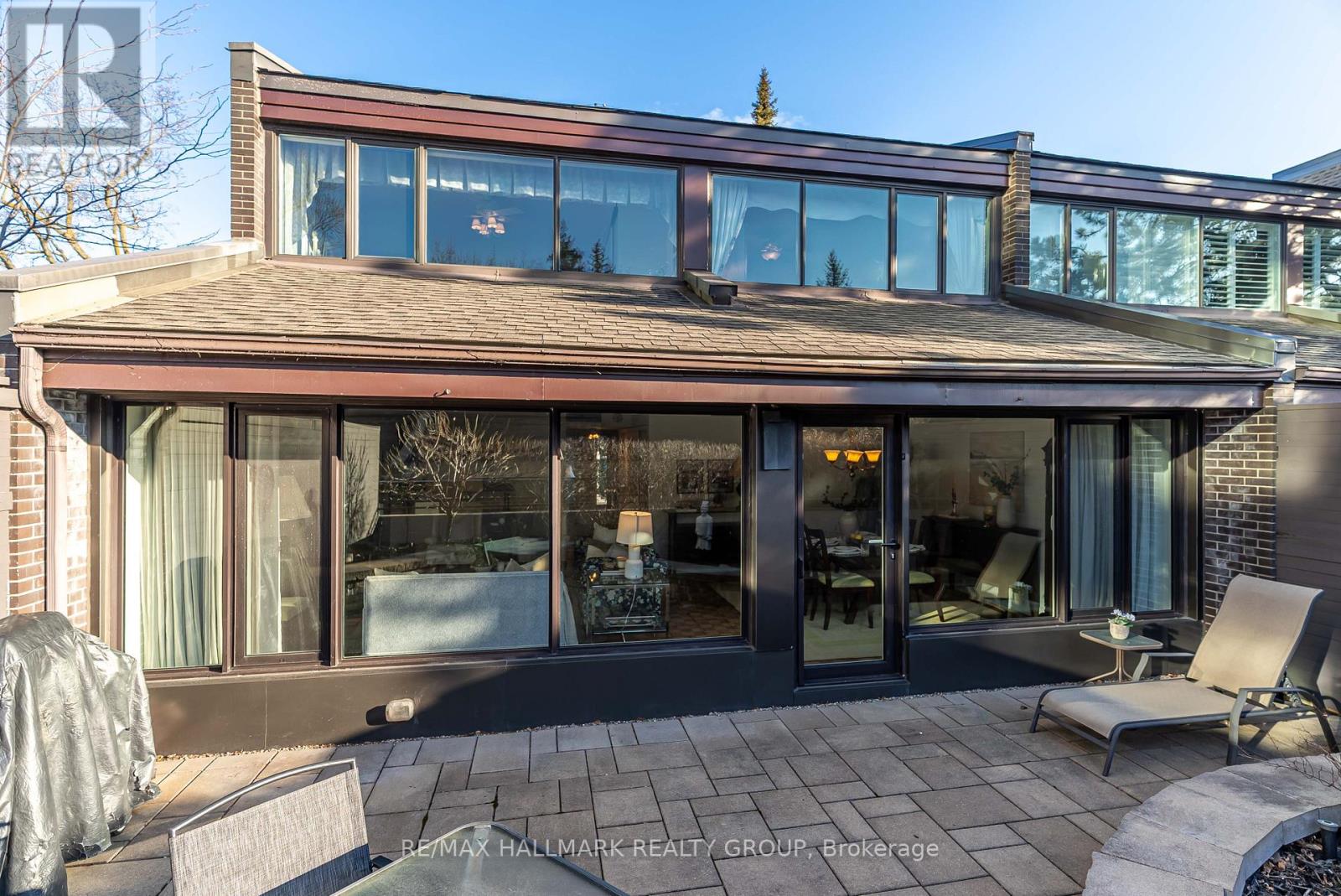 Th2 - 300 Queen Elizabeth Drive