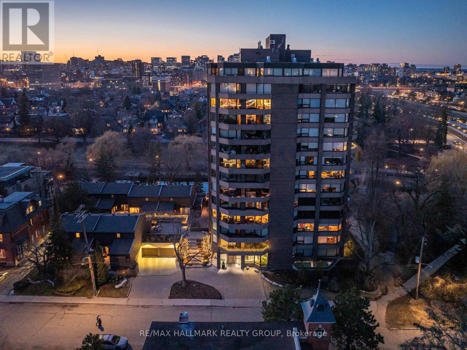 Th2 - 300 Queen Elizabeth Drive