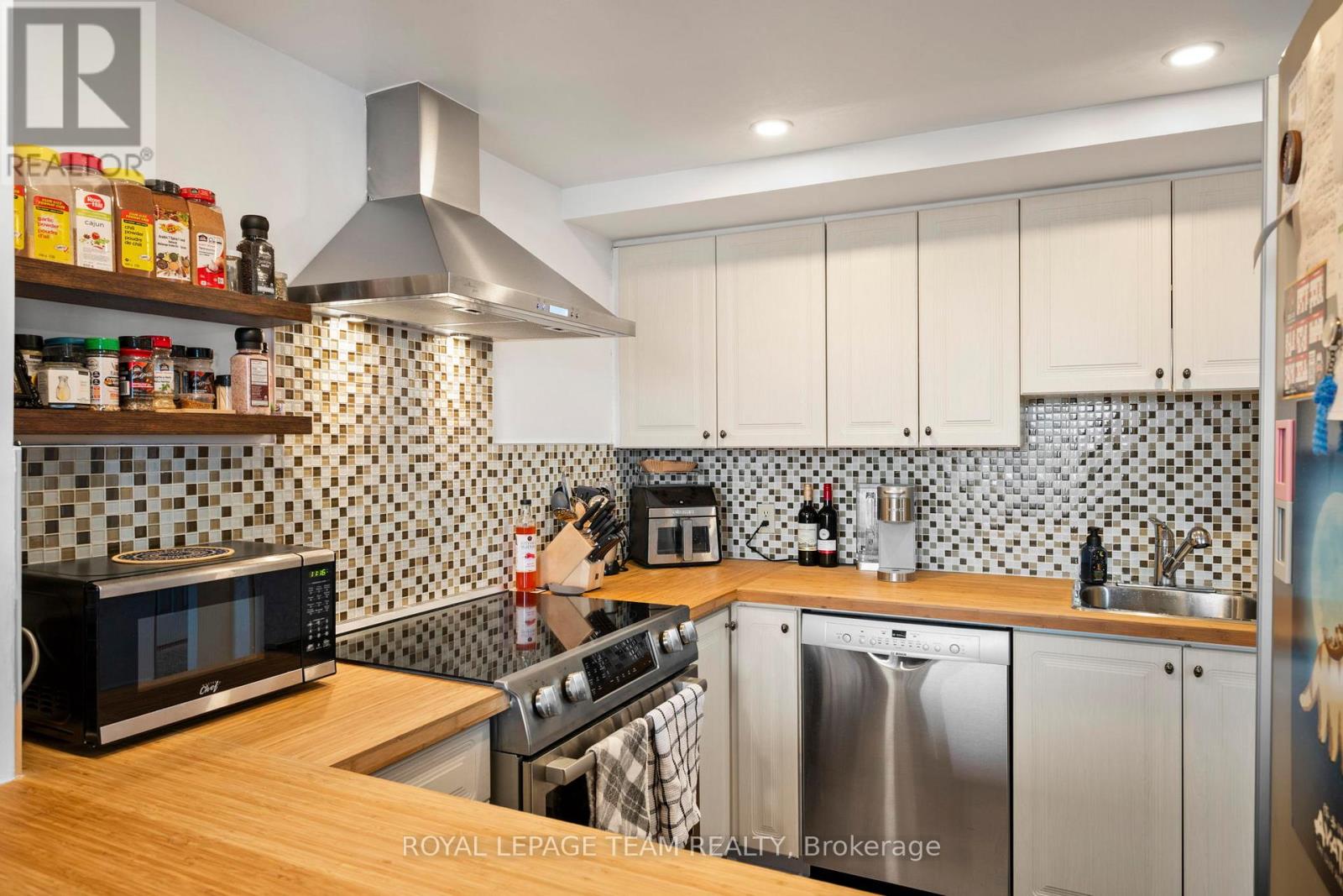 902 - 45 Holland Avenue