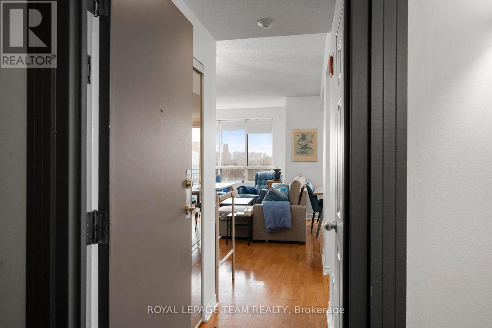 902 - 45 Holland Avenue