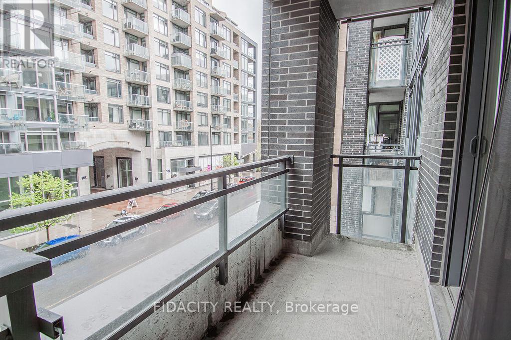 320 - 101 Richmond Road