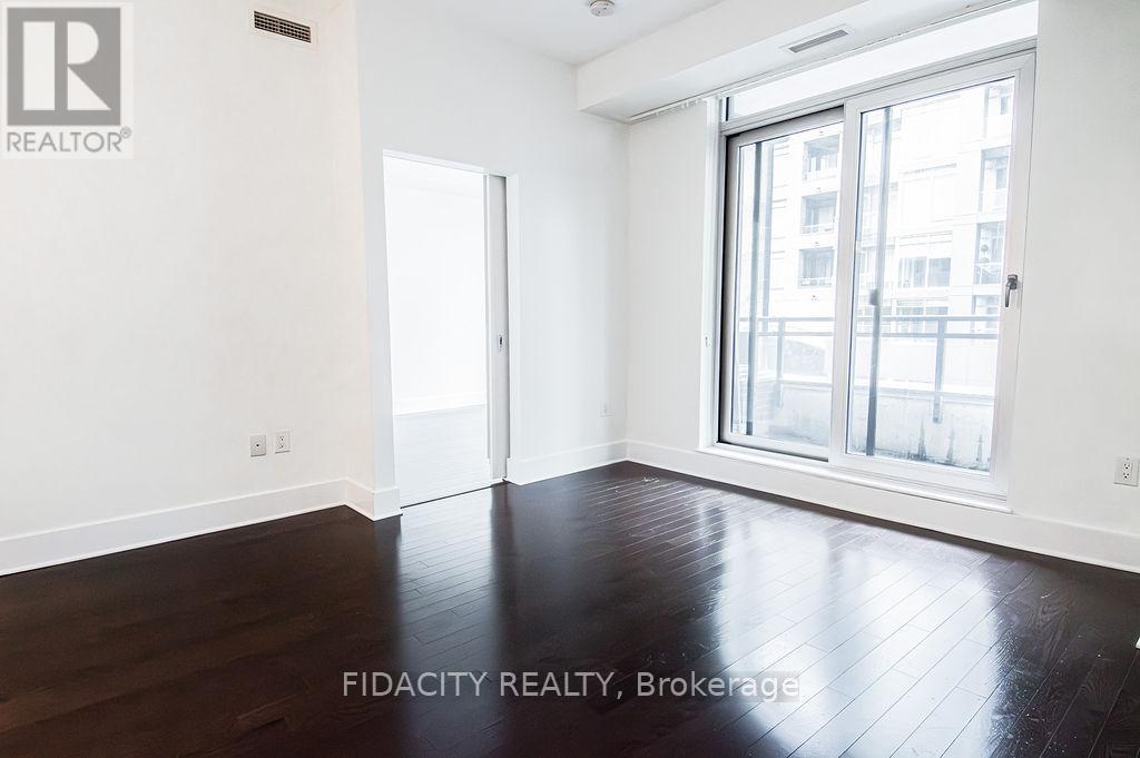 320 - 101 Richmond Road