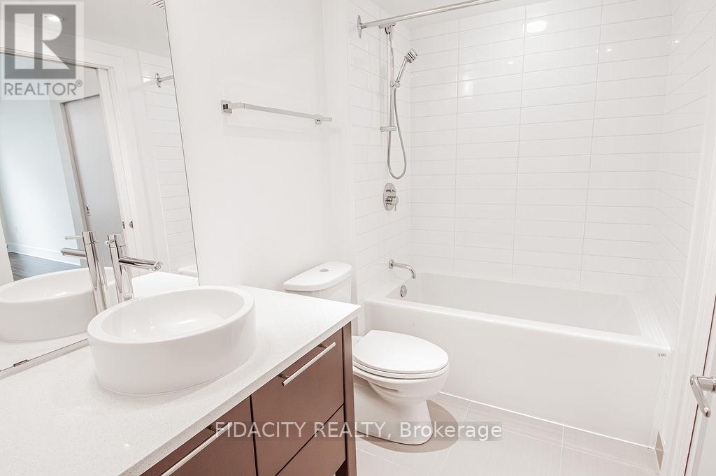 320 - 101 Richmond Road