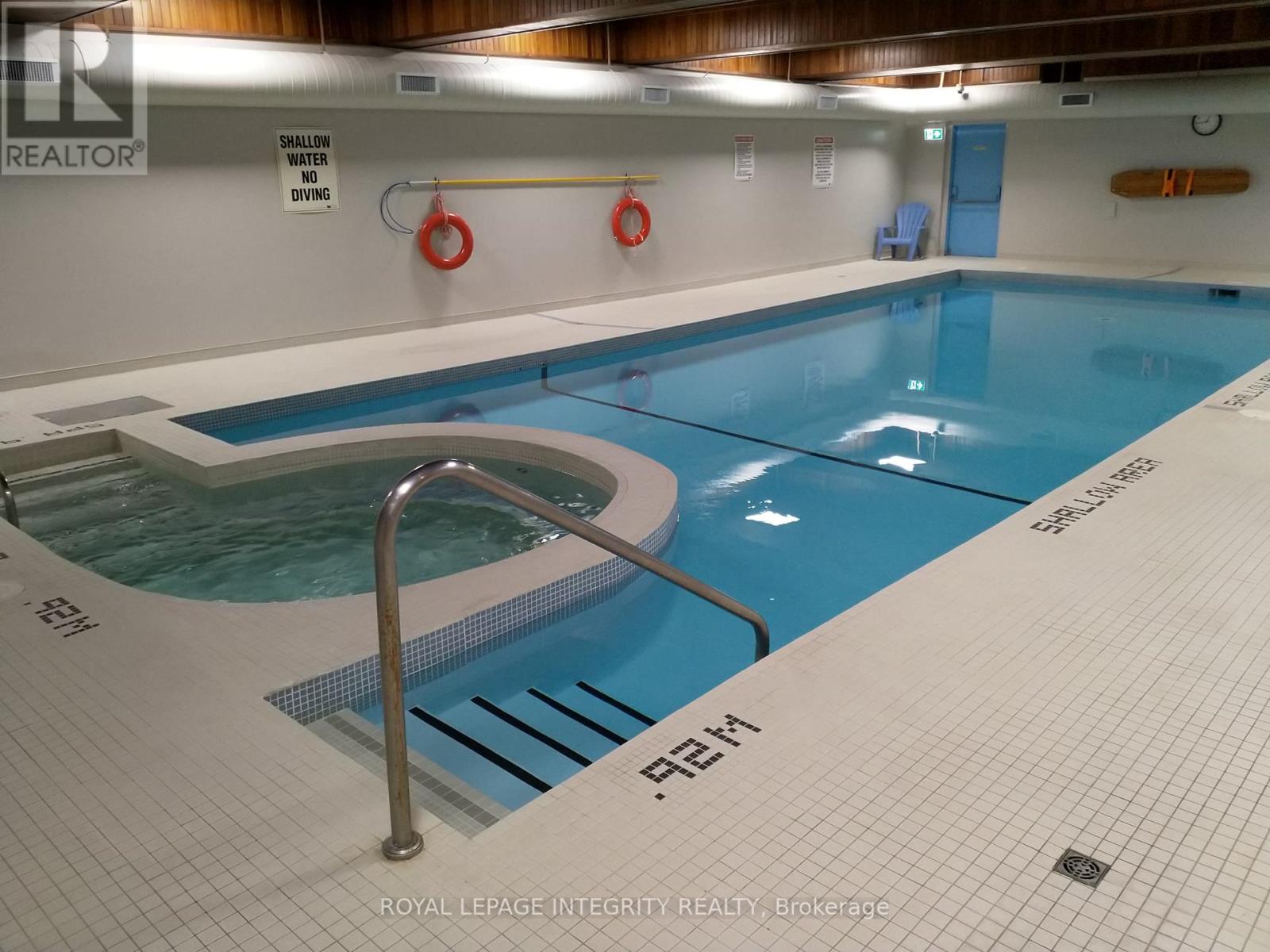 Ph2104 - 470 Laurier Avenue W