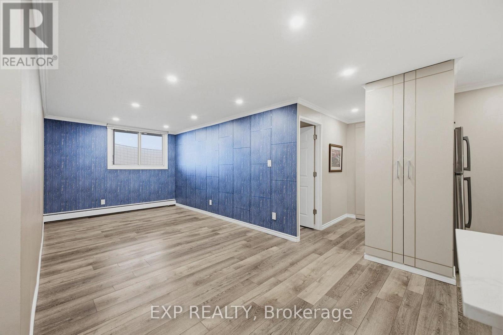 2102 - 415 Greenview Avenue