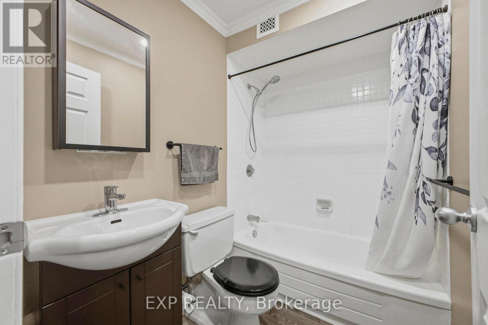 2102 - 415 Greenview Avenue