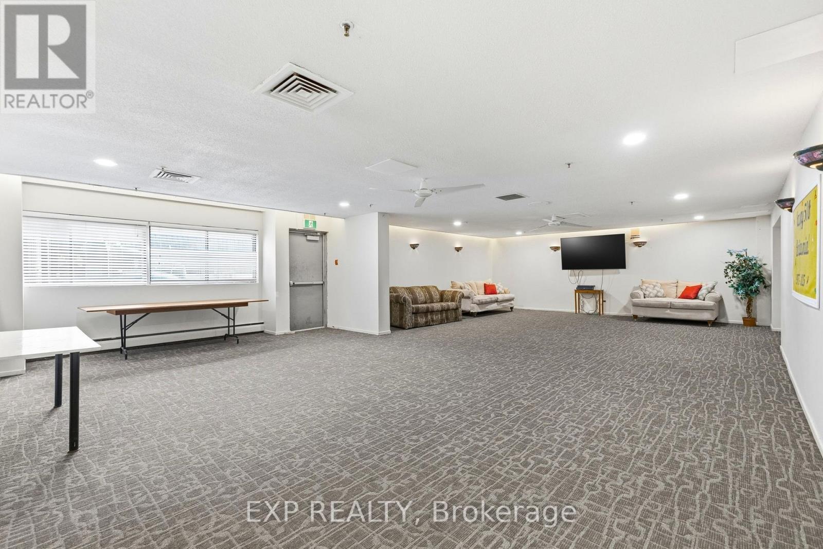 2102 - 415 Greenview Avenue