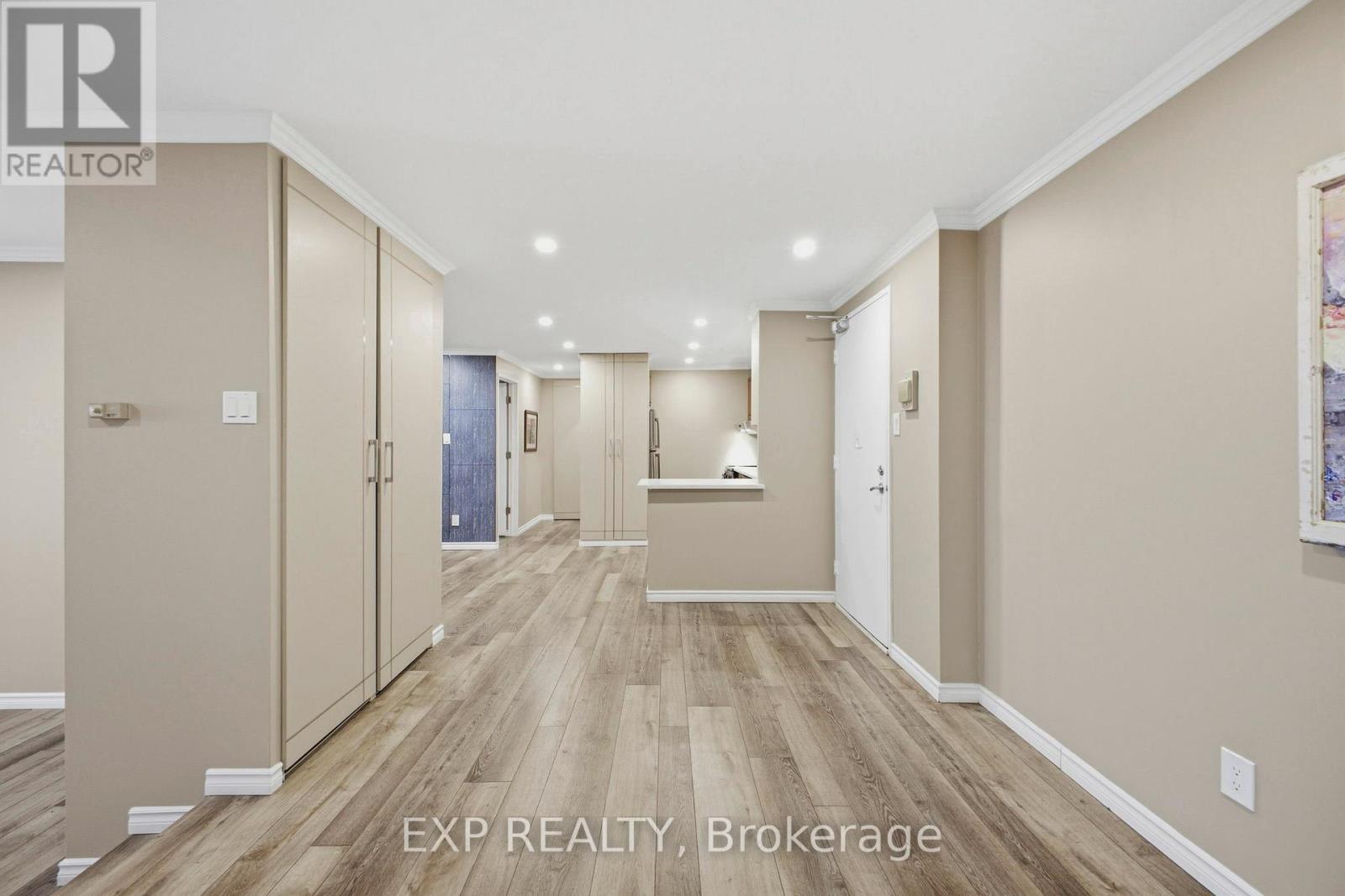 2102 - 415 Greenview Avenue