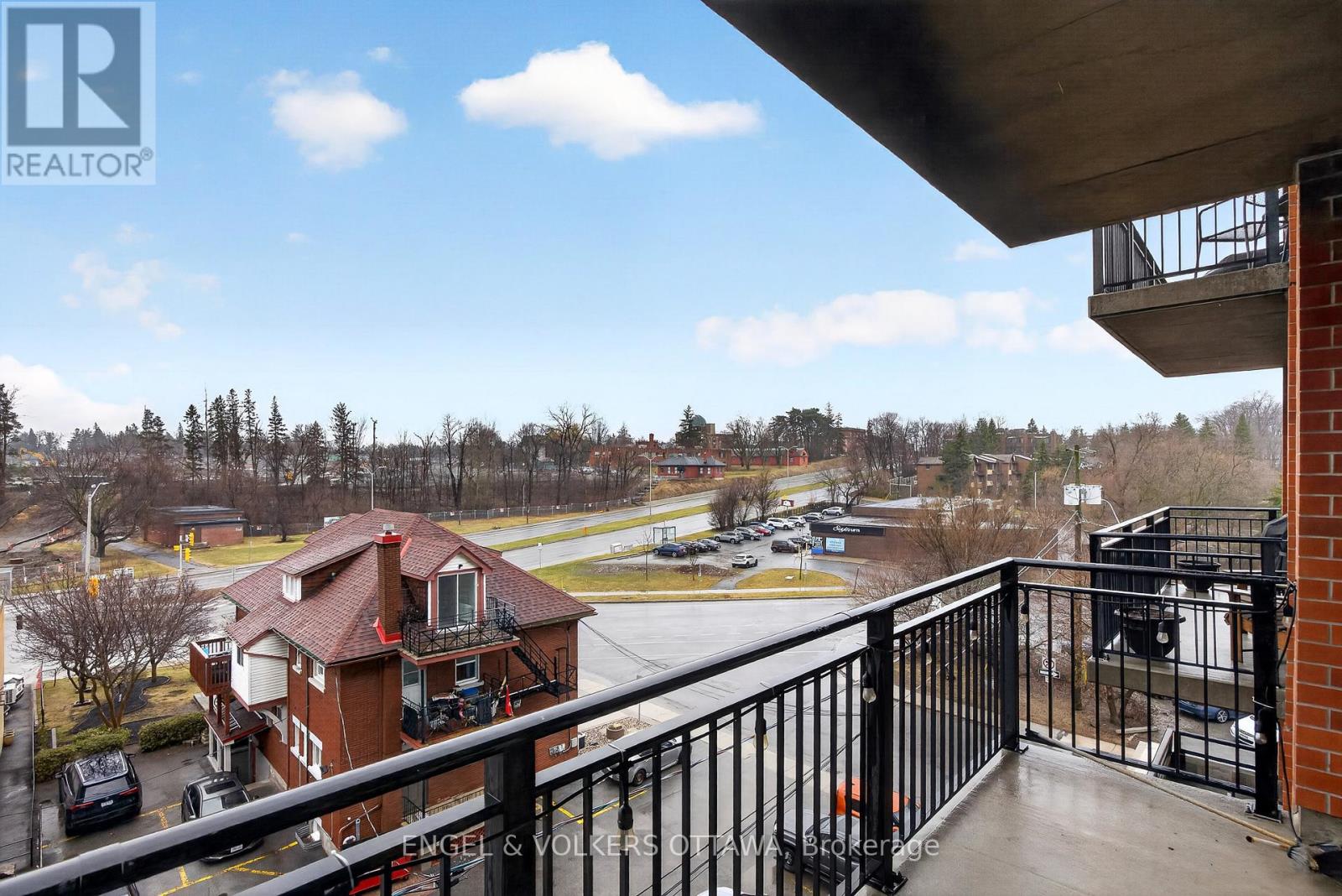 410 - 327 Breezehill Avenue S