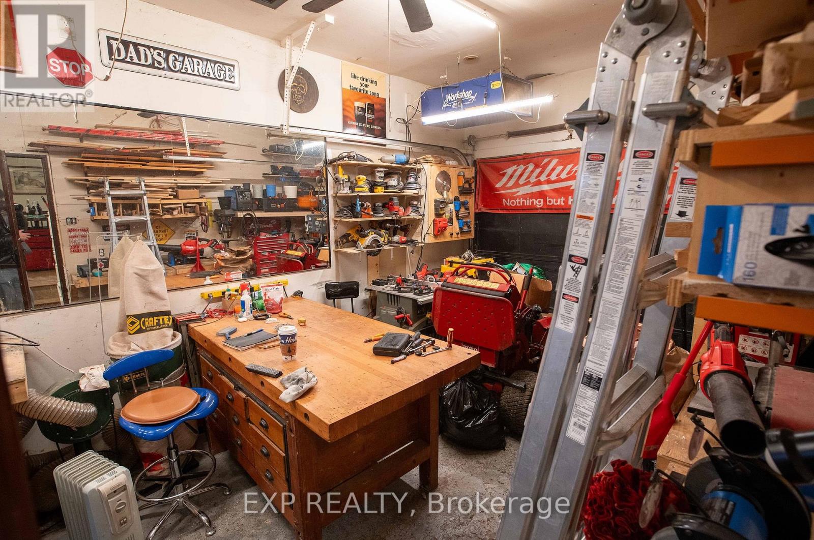 1108 Grenoble Crescent