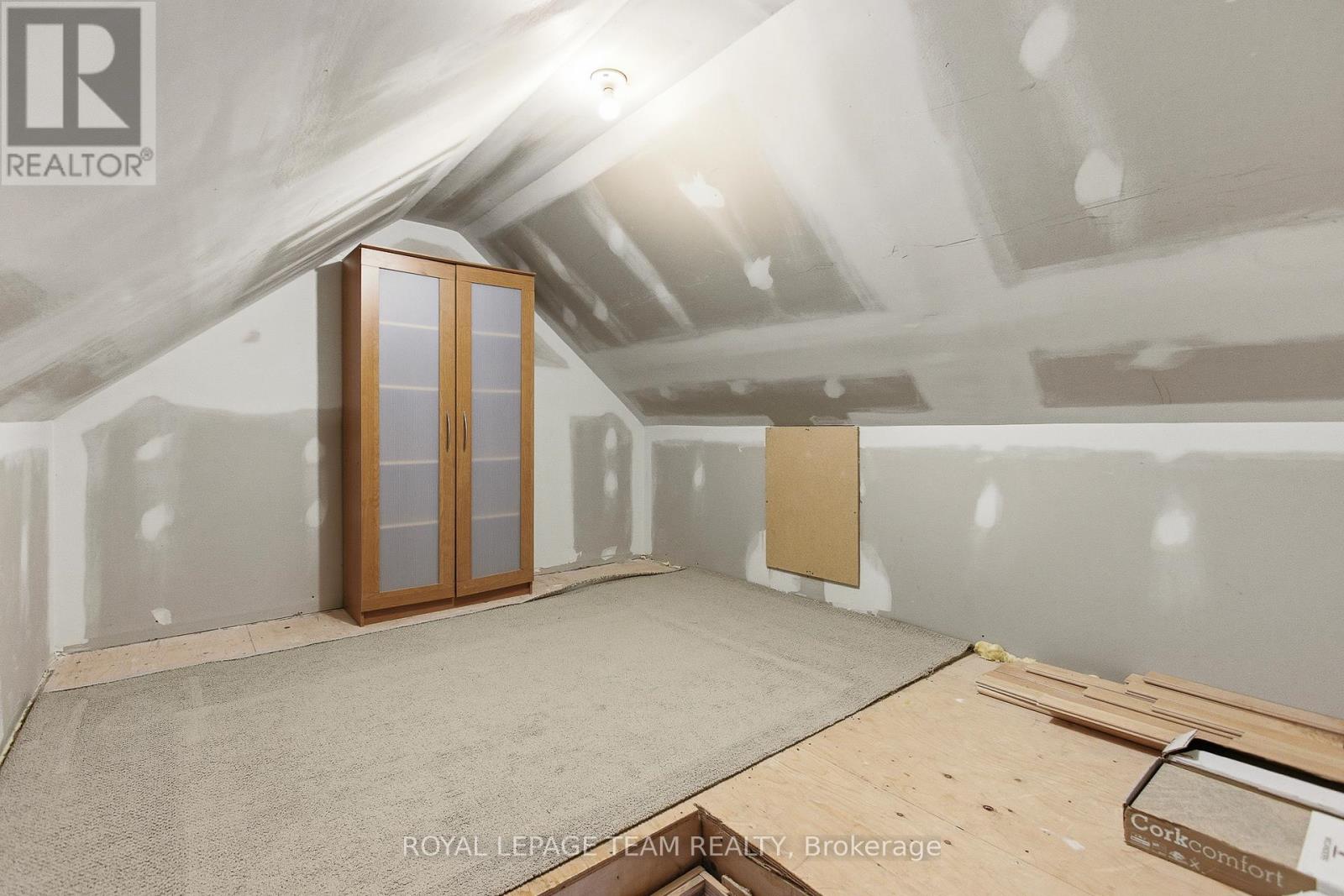 10 Cornerstone Private