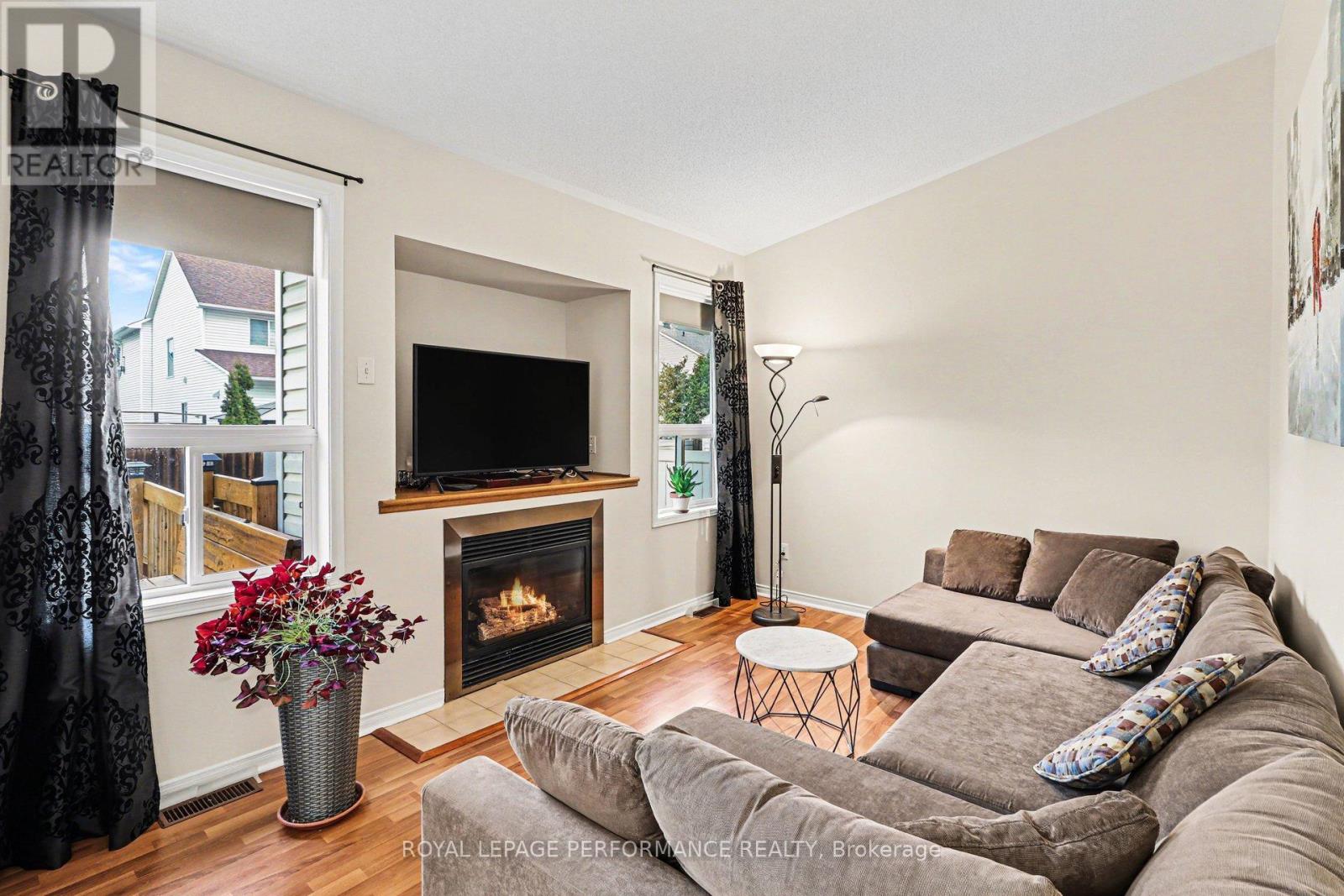 897 Paradise Crescent