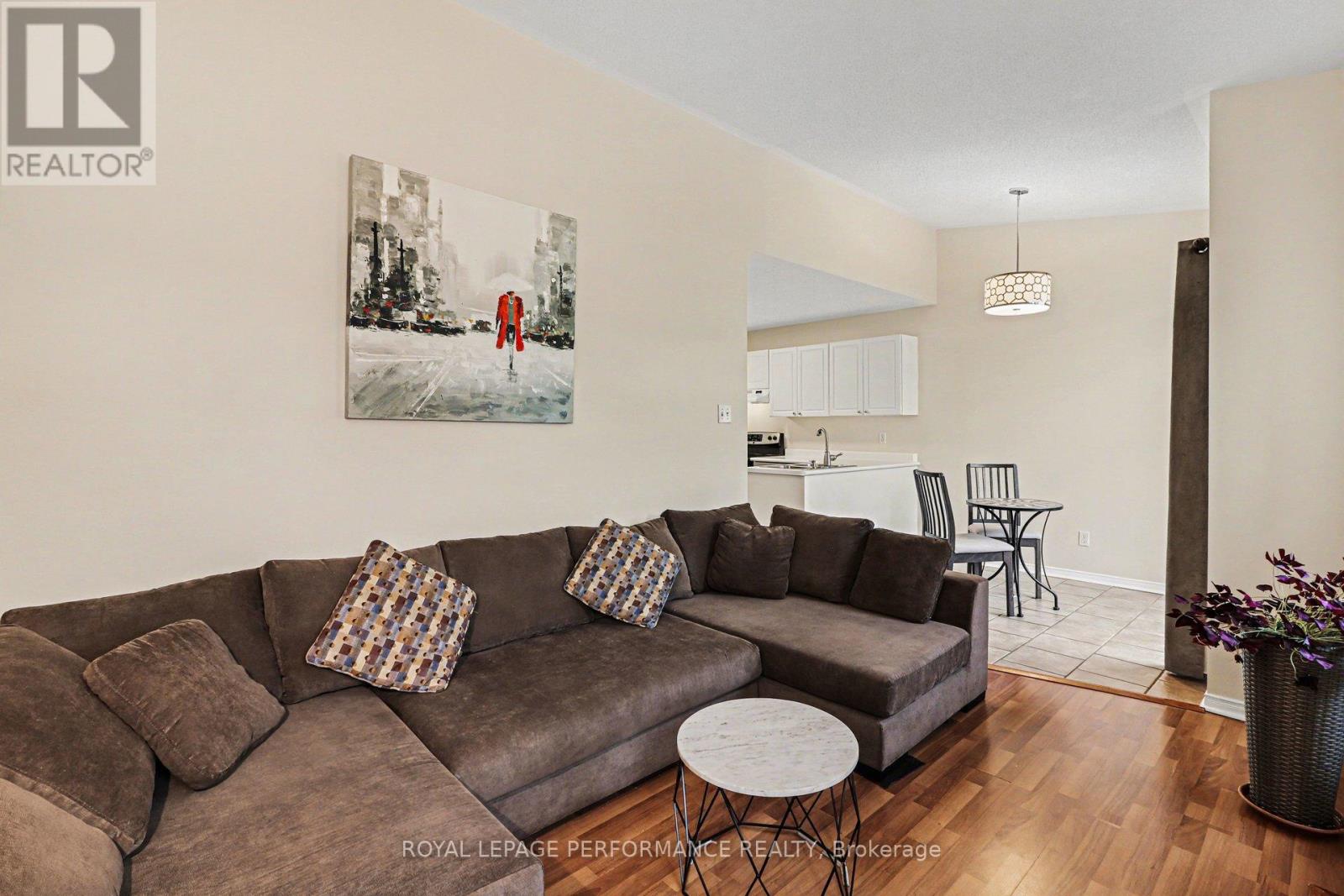 897 Paradise Crescent