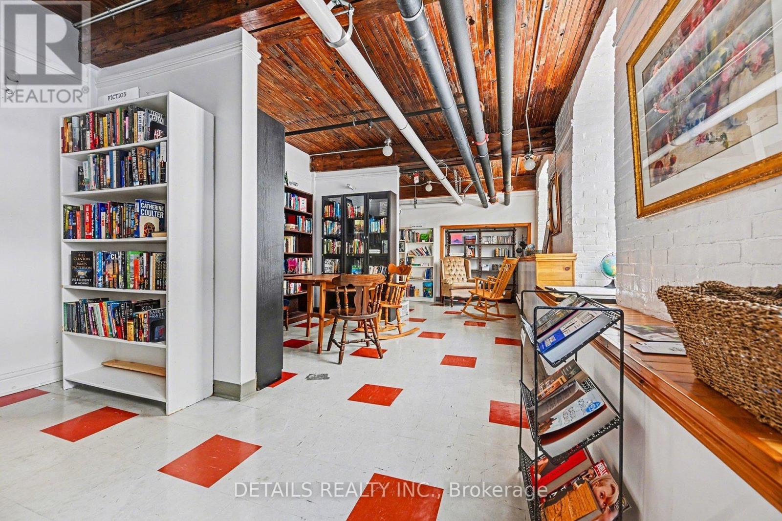 311 - 1 Rosamond Street E