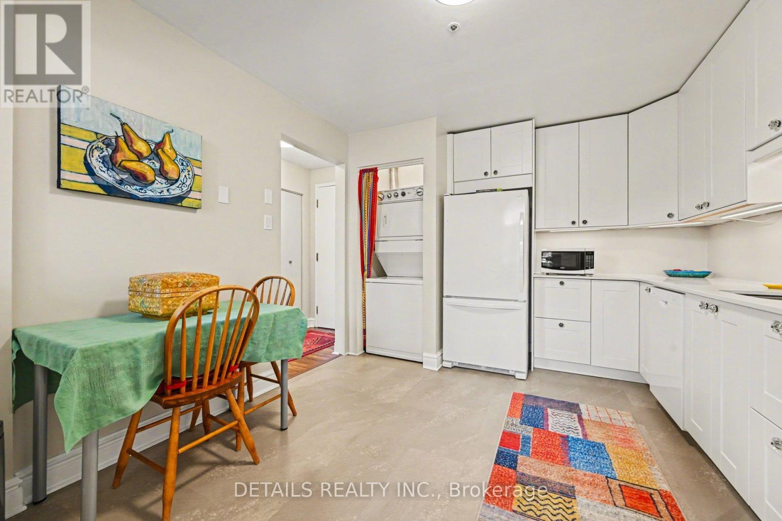 311 - 1 Rosamond Street E